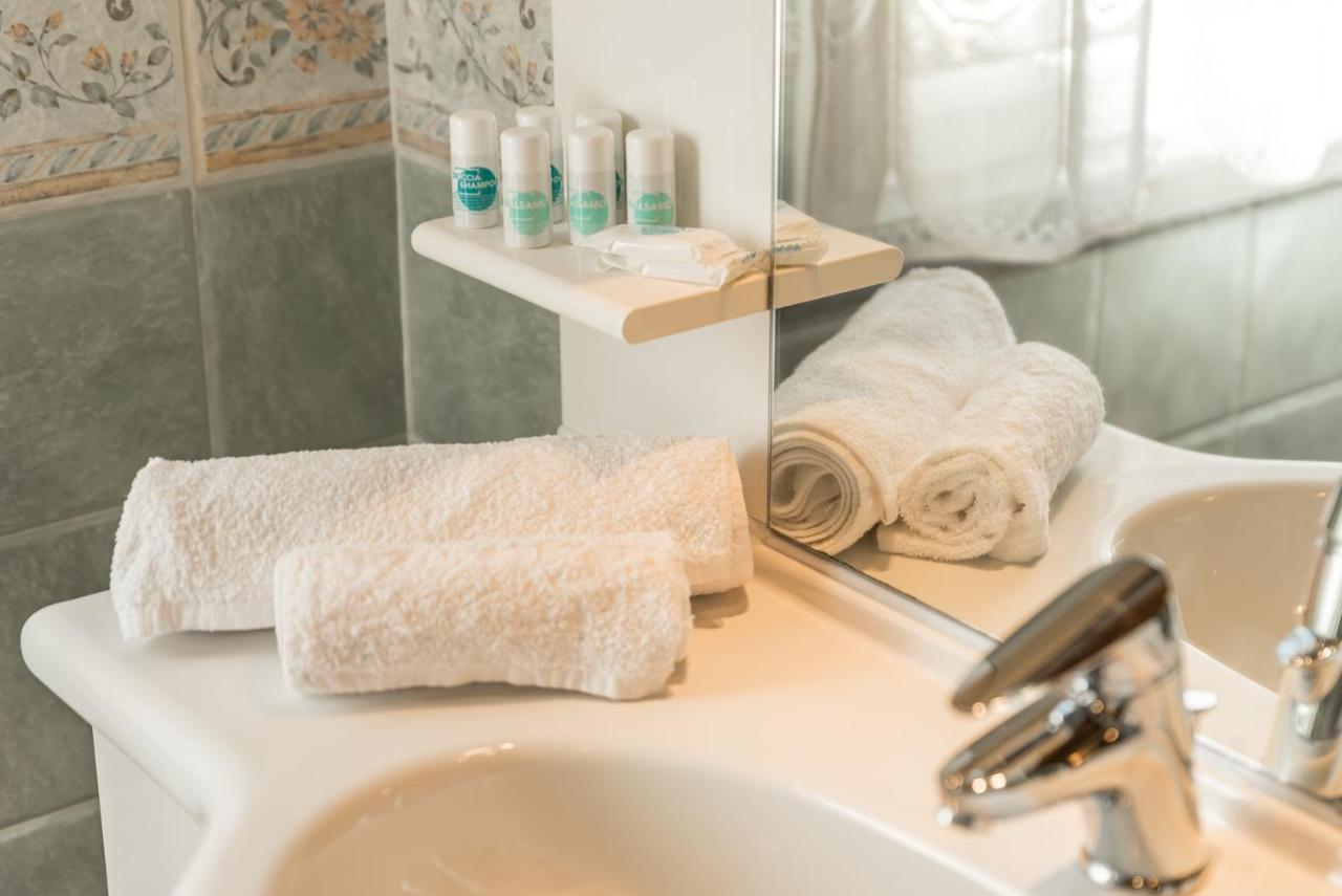 Casa Vacanze Ester ポルヴェラーラ エクステリア 写真
